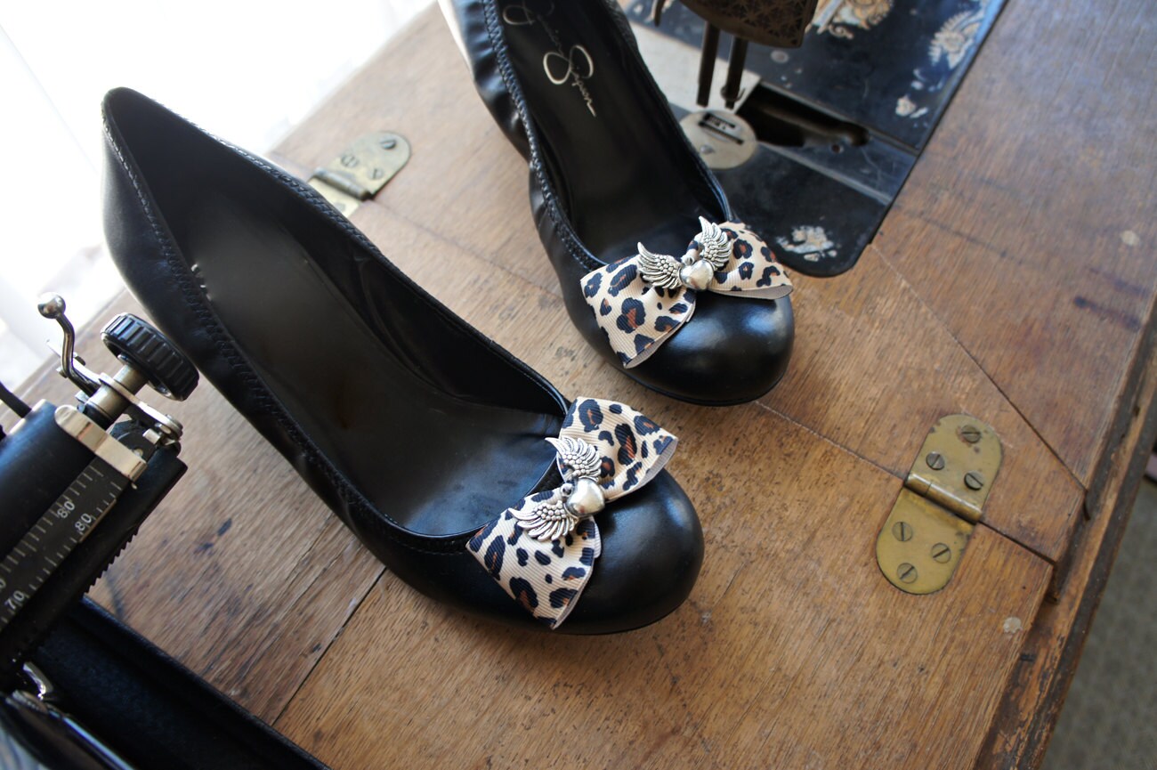 Olivia Paige - Glamour punk rock leopard Heart with wings Shoe CLips
