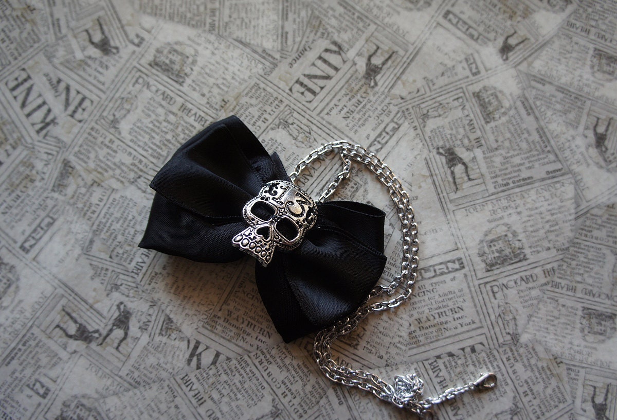 Olivia Paige Sugar skull satin bow 13 necklace Pin up rockabilly