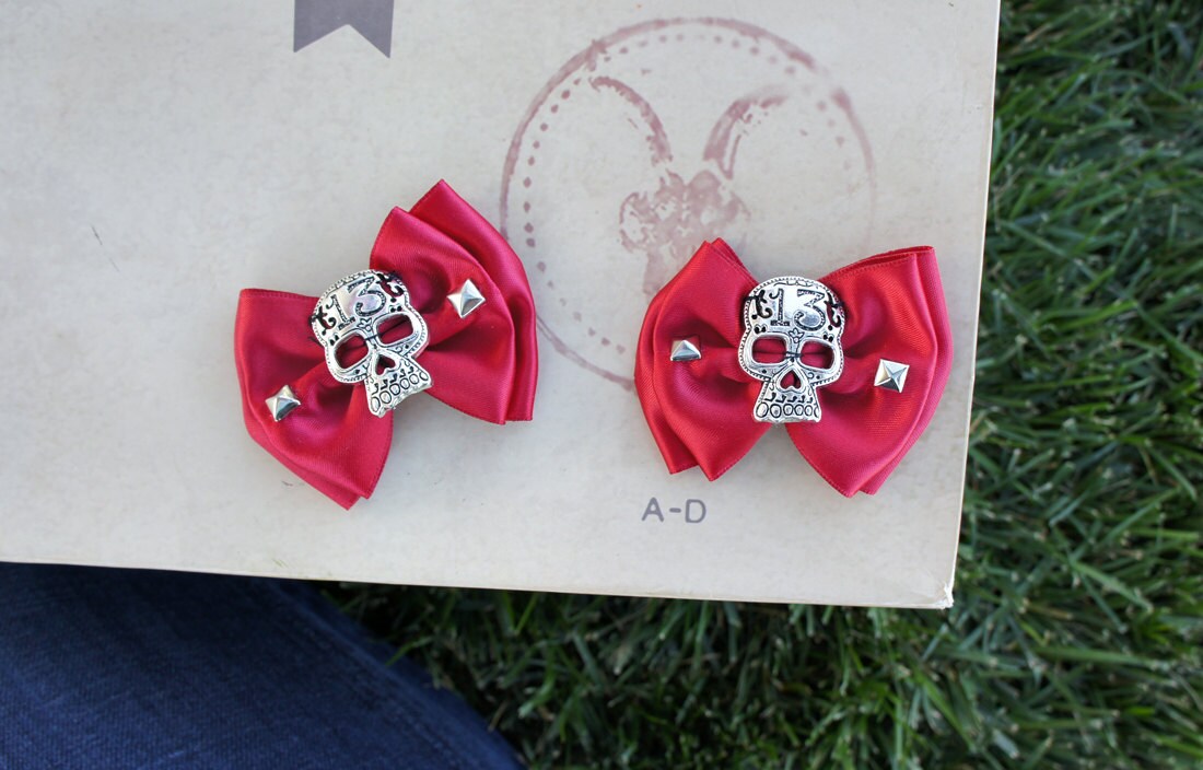 Olivia Paige - Red satin Bow Sugar skull shoe Clips Pyramids