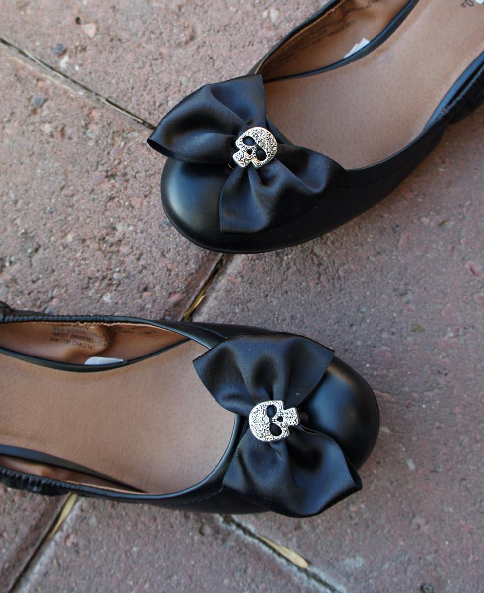 Olivia Paige - Black satin bows shoe Clips Skulls