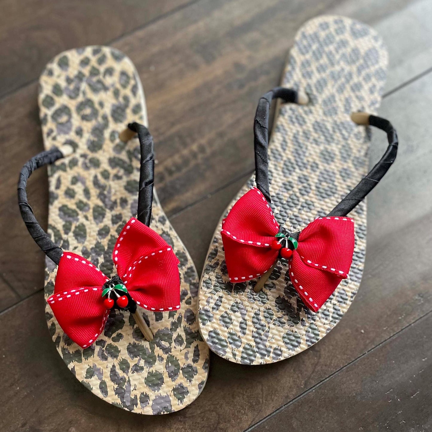 Leopard Flip Flops: Pin Up Rockabilly Cherry Bow Shoes