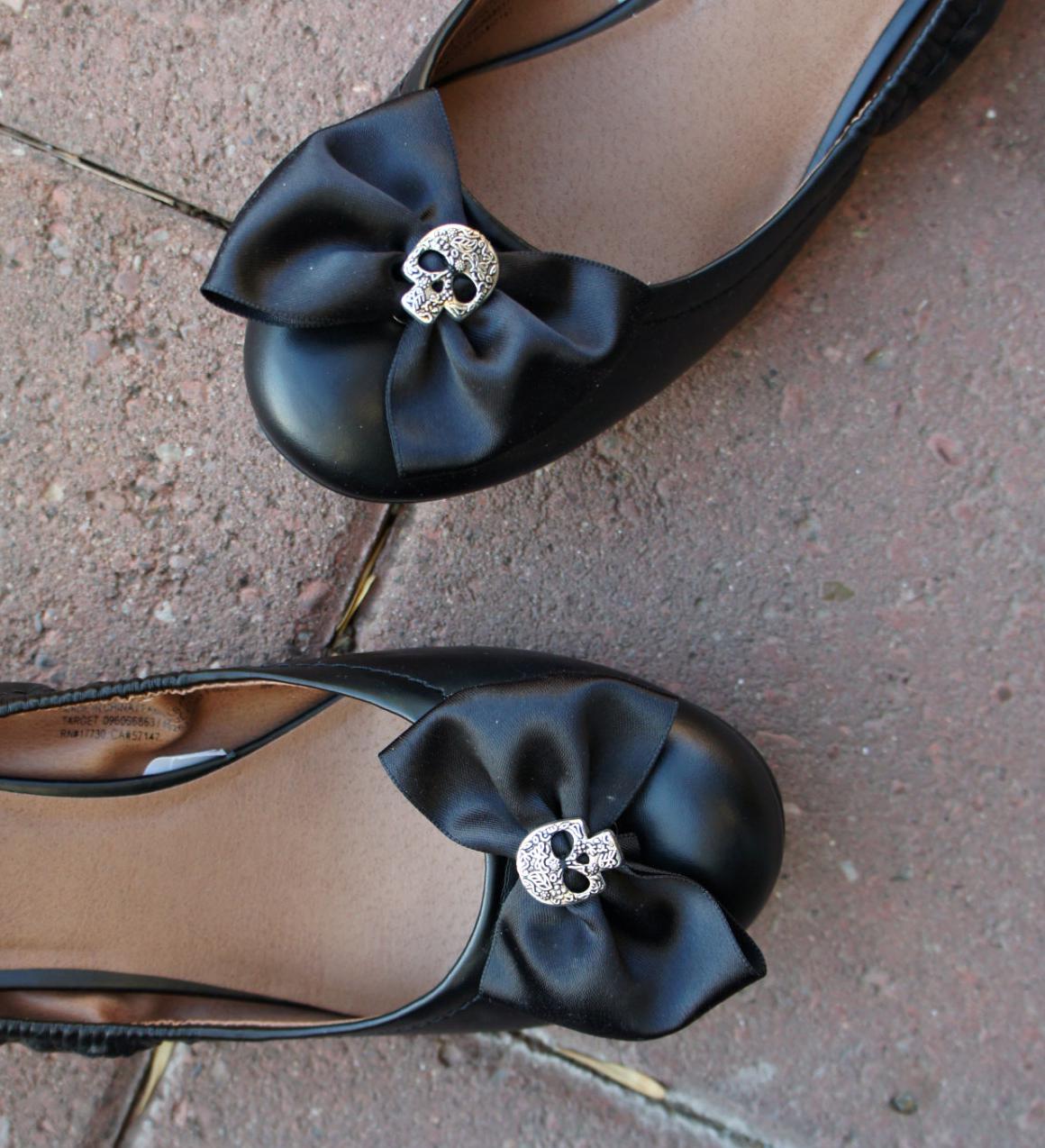Olivia Paige - Black satin bows shoe Clips Skulls