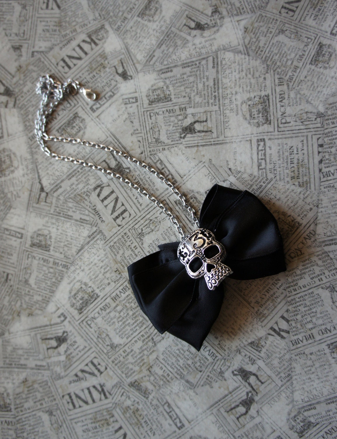 Olivia Paige Sugar skull satin bow 13 necklace Pin up rockabilly