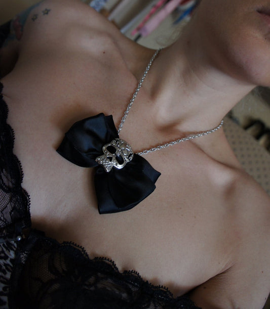 Olivia Paige Sugar skull satin bow 13 necklace Pin up rockabilly
