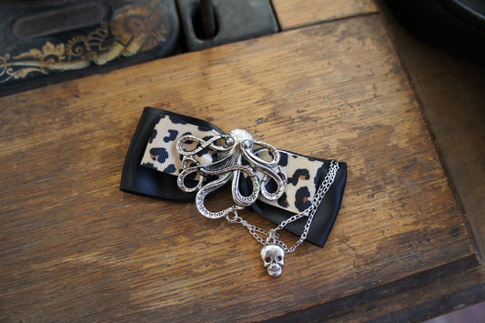Olivia Paige - Rockabilly leopard hair bow Brooch Octopus chain with skull