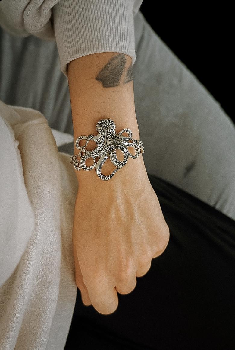 Olivia Paige -Steampunk Silver Rockabilly octopus bracelet with anchor